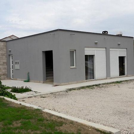 Apartments With A Parking Space Nin, Zadar - 13571 ภายนอก รูปภาพ